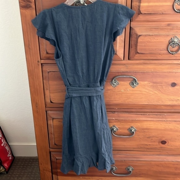 Hem & Thread Women’s Blue Dress With Ruffles and Tie Size Small NEW - Picture 6 of 8